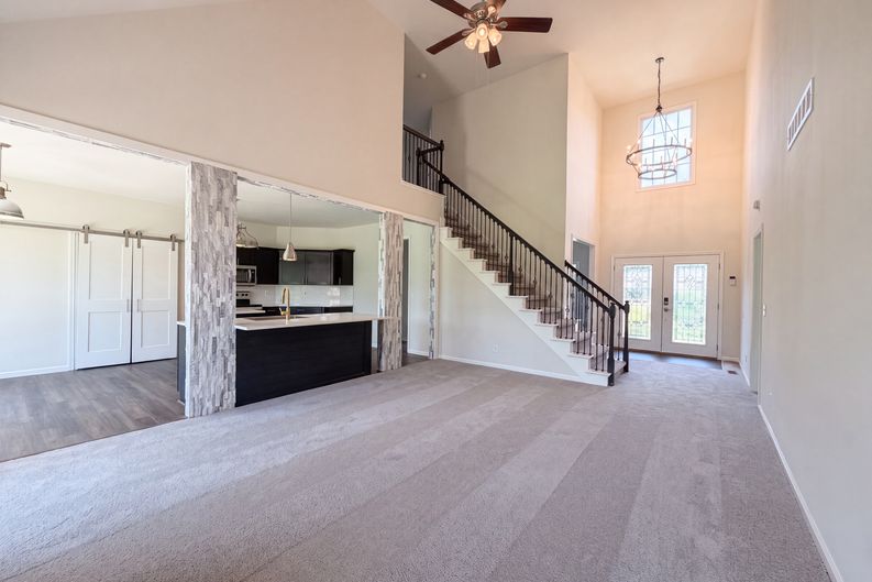 Photo 3 of 30 of 120 Fox Hill Ct, Edwardsville, IL
