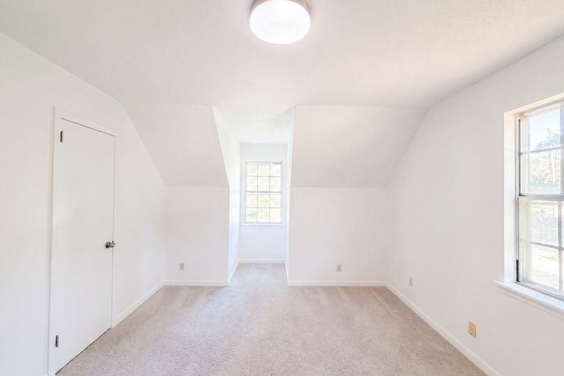 Photo 7 of 19 of 4334 Morningside Dr, Helena, AL