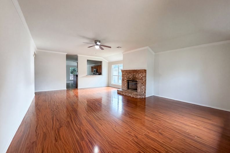 Photo 8 of 19 of 2324 Glenhaven Dr, McKinney, TX