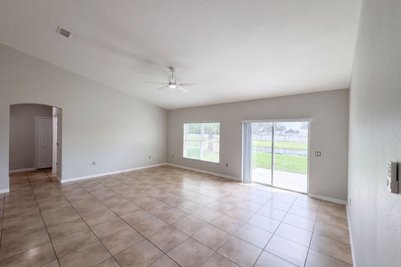 Photo 11 of 40 of 3508 Yacht Club Ct, Kissimmee, FL