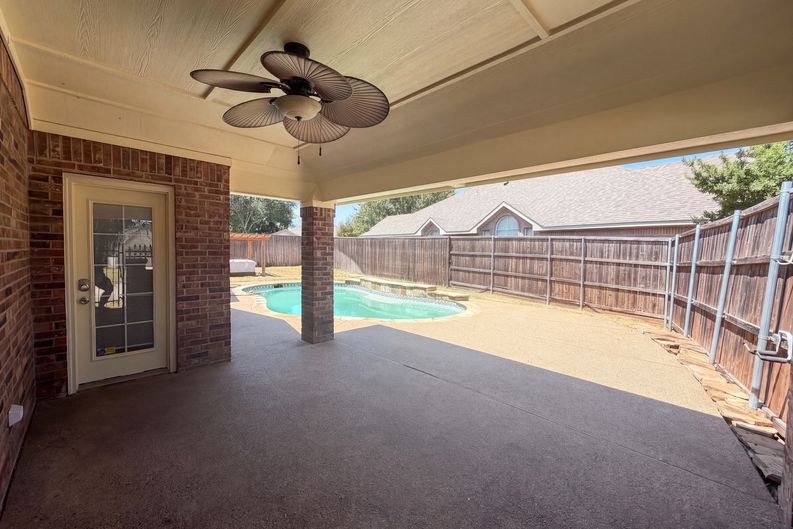 Photo 27 of 30 of 6 Cimarron Ct, Roanoke, TX