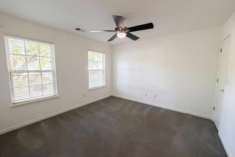 Photo 15 of 27 of 8692 Hickory Creek Ct, North Charleston, SC