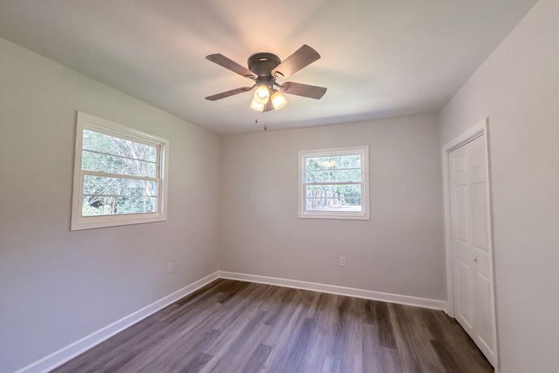 Photo 8 of 16 of 131 Highland Point Ave, Harmony, NC