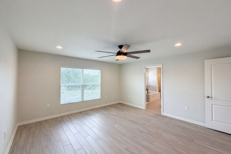 Photo 4 of 29 of 4510 Penkert Pl, Lakeland, FL