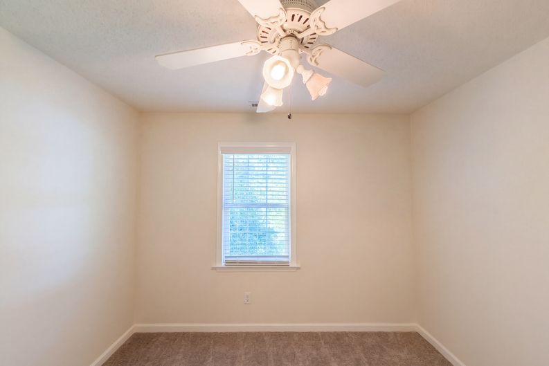 Photo 10 of 19 of 3888 Courtland Cir, Thomasville, NC