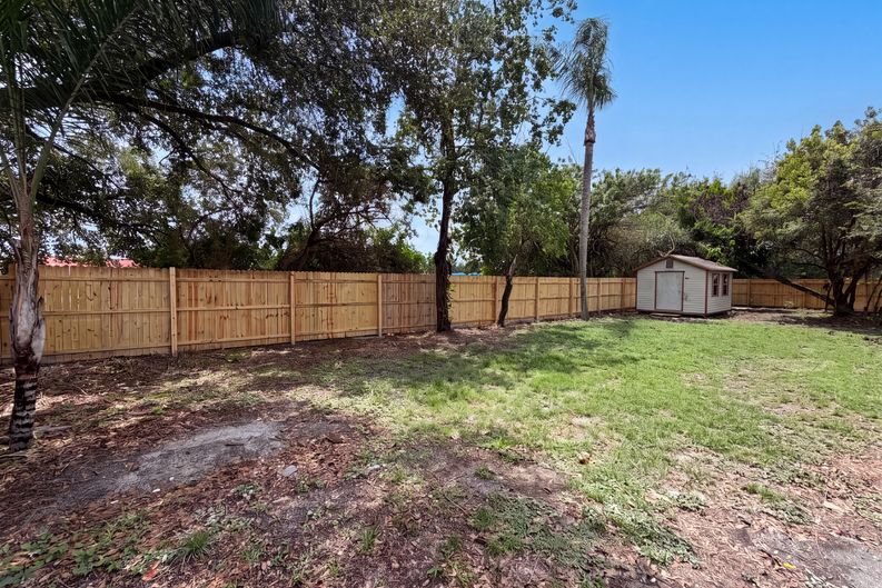 Photo 20 of 23 of 585 Hewett Dr, Orlando, FL