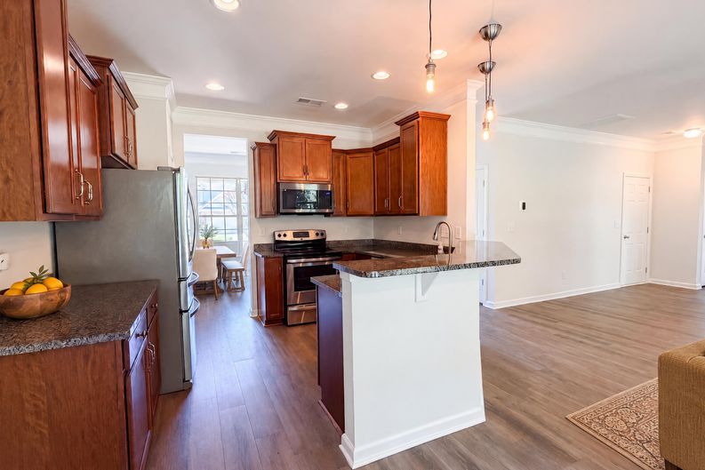 Photo 6 of 24 of 3807 Ernie Dr, Charlotte, NC