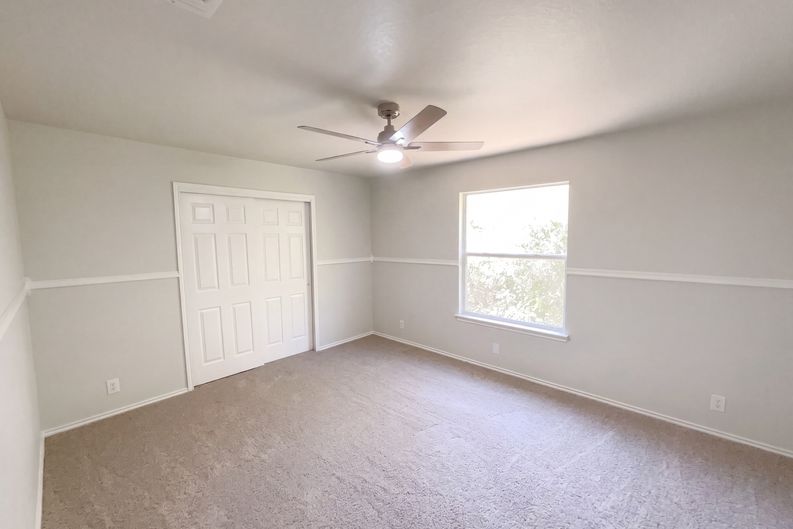 Photo 10 of 24 of 10155 Cedarcliff, San Antonio, TX