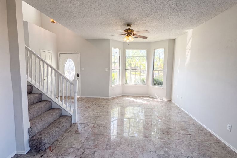Photo 7 of 18 of 861 Pimernel Ln, Plano, TX