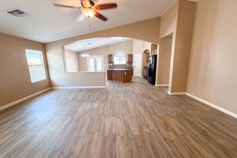 Photo 3 of 29 of 4181 S 247th Dr, Buckeye, AZ