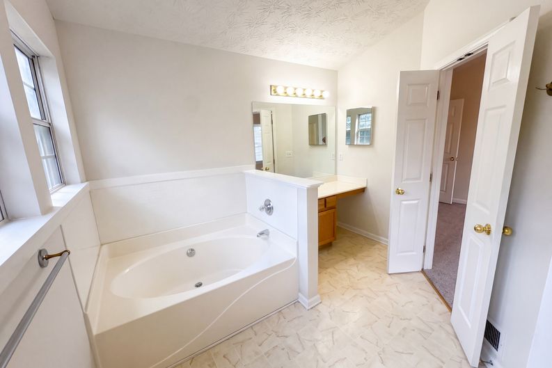 Photo 10 of 60 of 2492 Halcyon Way, Lawrenceville, GA