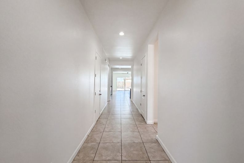 Photo 6 of 17 of 2528 N Comiskey Dr, Florence, AZ