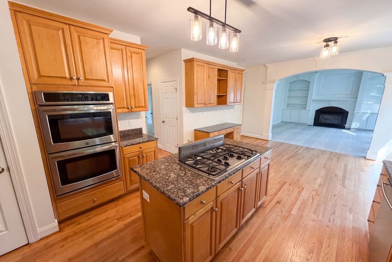 Photo 11 of 33 of 10124 Windtree Ln, Charlotte, NC
