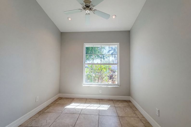 Photo 21 of 28 of 405 San Ambrosio St, Punta Gorda, FL