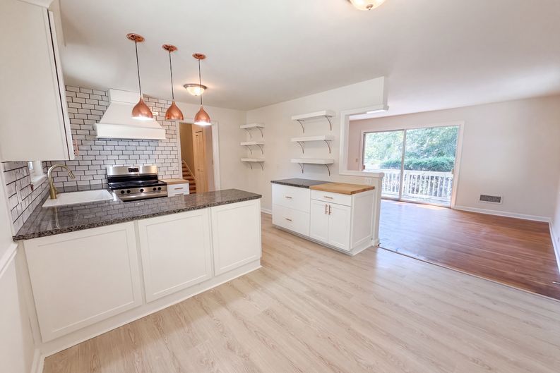 Photo 8 of 25 of 3022 Lindenwood Dr, Columbia, SC