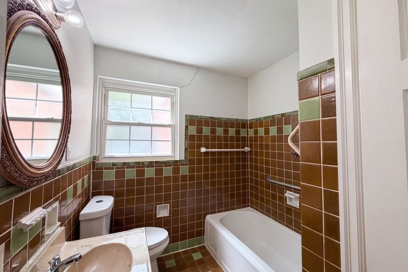 Photo 17 of 21 of 1304 Coolidge Ave, Cincinnati, OH