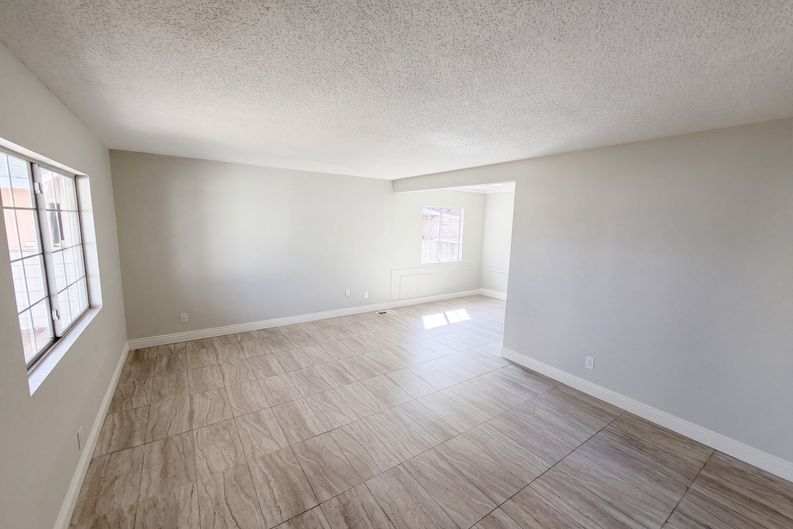 Photo 8 of 20 of 17787 Ivy Ave, Fontana, CA