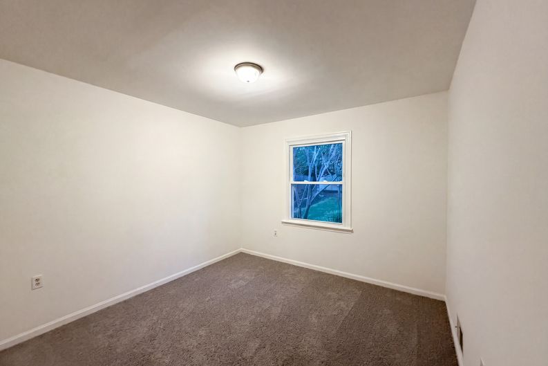 Photo 20 of 51 of 8947 Rosewood St, Manassas, VA