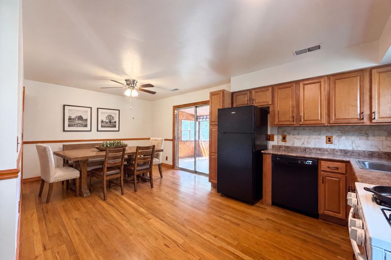 Photo 7 of 20 of 6971 Warder Dr, Cincinnati, OH