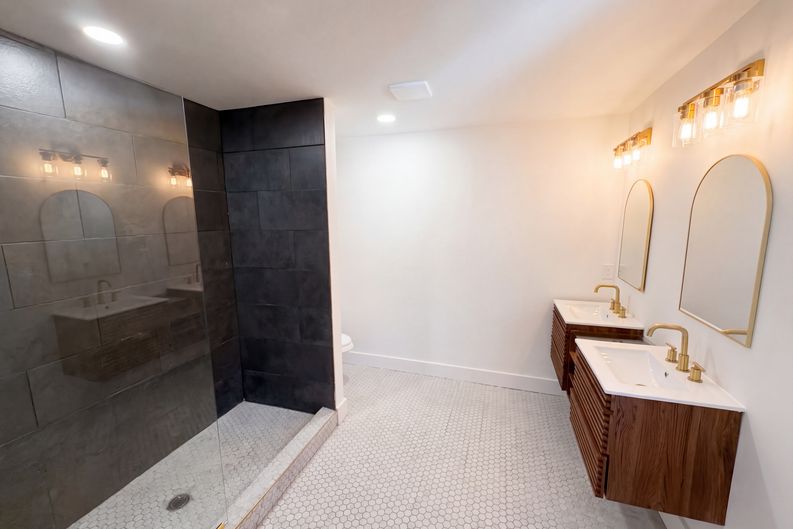 Photo 19 of 23 of 4200 Abbeydale Dr, Charlotte, NC