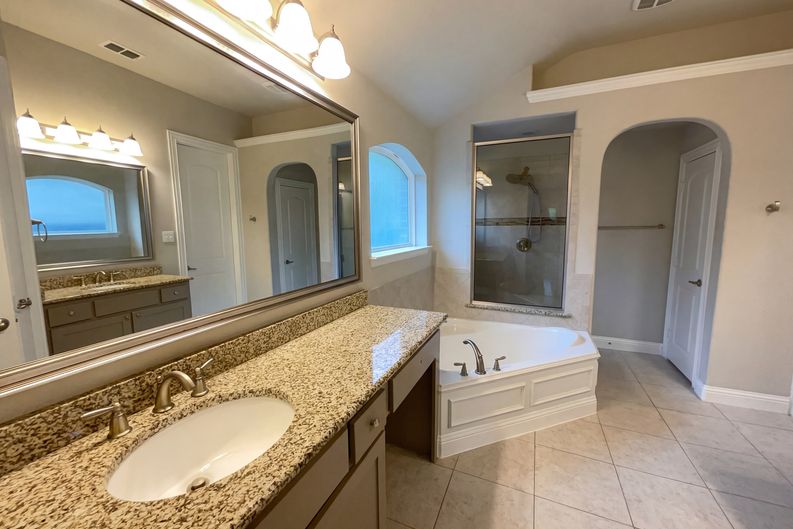 Photo 13 of 24 of 4157 Chantilly Ln, Frisco, TX
