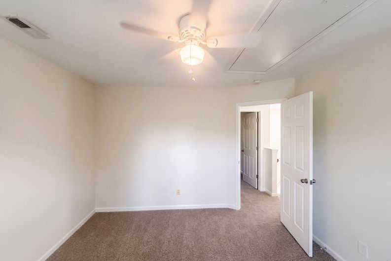 Photo 13 of 24 of 2722 Quail Oaks Dr, Greensboro, NC