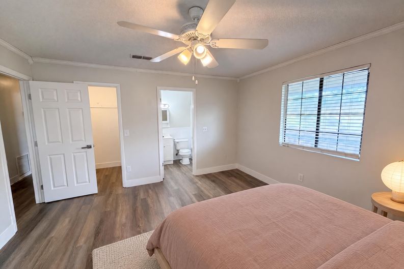 Photo 4 of 33 of 9307 8th Ave, Orlando, FL