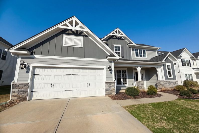 Photo 7 of 20 of 5016 Watercrest Trl, Belmont, NC
