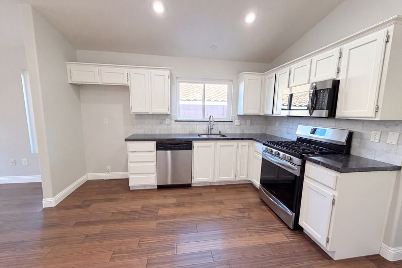 Photo 15 of 39 of 8032 Tailwind Ave, Las Vegas, NV