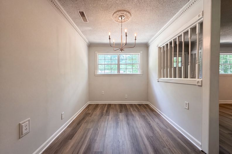 Photo 8 of 24 of 3704 Meadowview Dr, Lithia Springs, GA