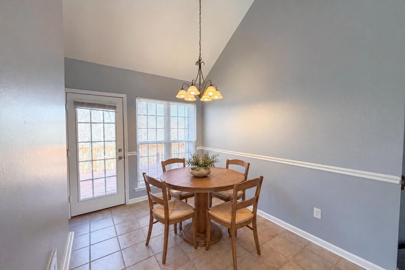 Photo 10 of 26 of 6937 Bucksland Dr, Ooltewah, TN