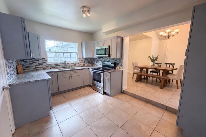 Photo 14 of 17 of 7117 N 50th St, Tampa, FL