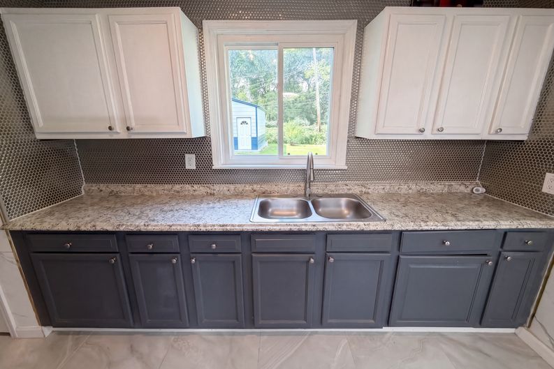 Photo 6 of 24 of 601 Rhoads Ave, Columbus, OH