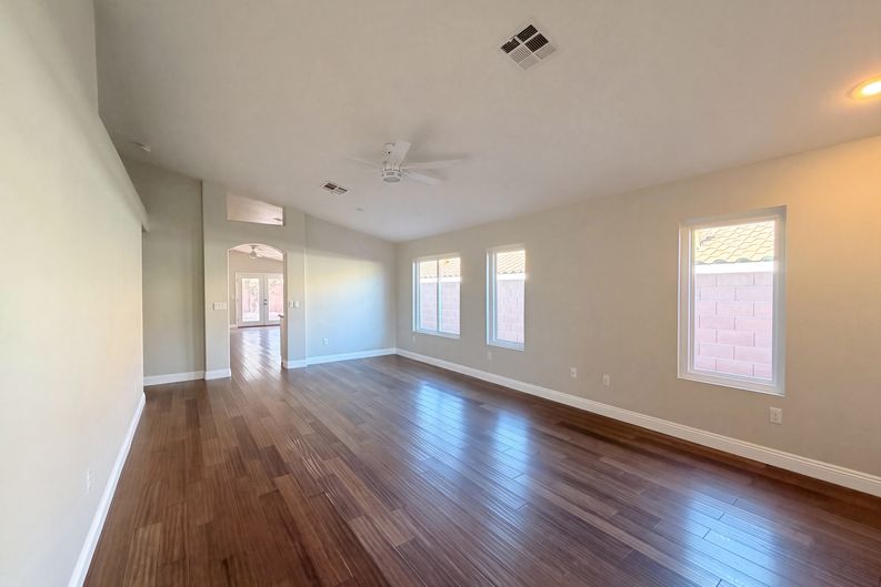 Photo 9 of 39 of 8032 Tailwind Ave, Las Vegas, NV