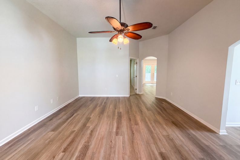 Photo 3 of 22 of 6026 Fillyside Trl, Jacksonville, FL
