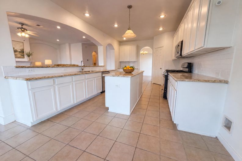 Photo 31 of 43 of 7618 Crescent Lake Ct, Rosenberg, TX