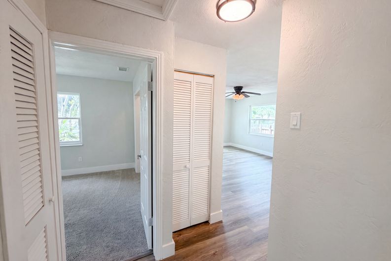 Photo 15 of 21 of 2596 38th Ave N, Saint Petersburg, FL