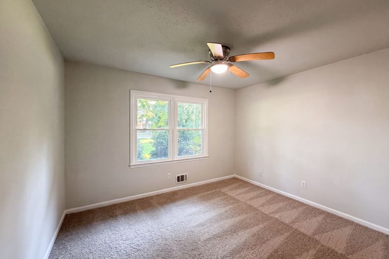 Photo 10 of 26 of 1653 E Kellogg Cir, Douglasville, GA