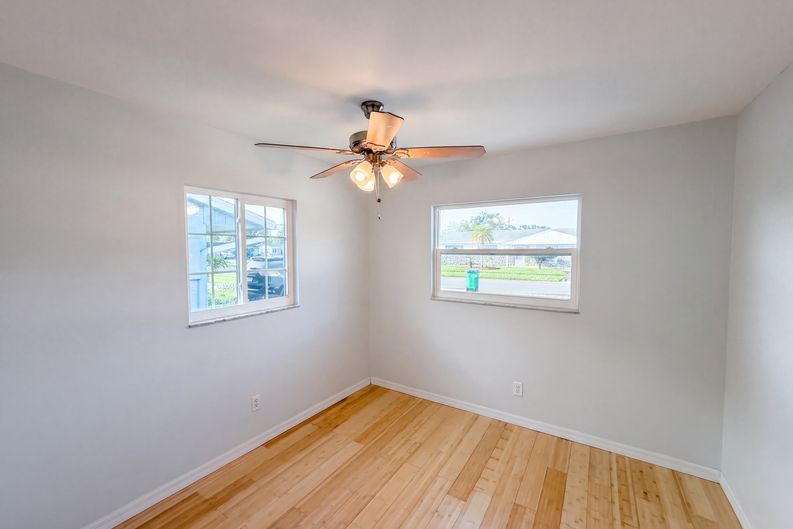Photo 13 of 27 of 8283 86th Ave, Seminole, FL
