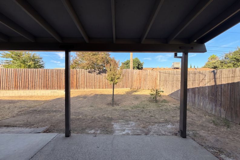 Photo 21 of 25 of 3525 Astral Dr, Sacramento, CA