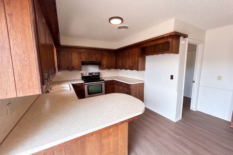 Photo 6 of 20 of 3206 Lansbrook Ct, Duncan, OK