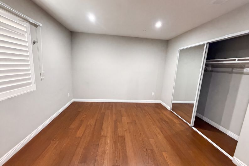 Photo 10 of 22 of 1138 S St Andrews Pl, Los Angeles, CA