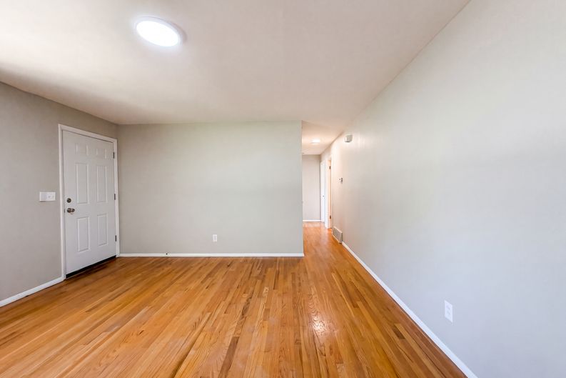 Photo 10 of 21 of 9707 Wescott Rd, Cincinnati, OH