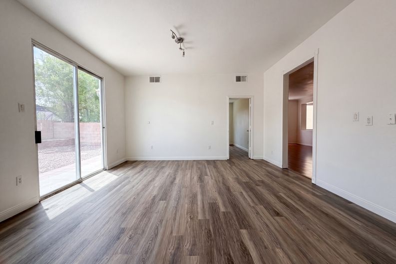 Photo 11 of 32 of 5338 Lindsay Heights St, Las Vegas, NV