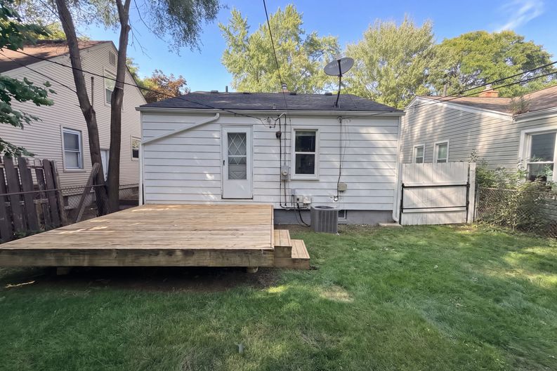 Photo 5 of 16 of 830 Channing St, Ferndale, MI