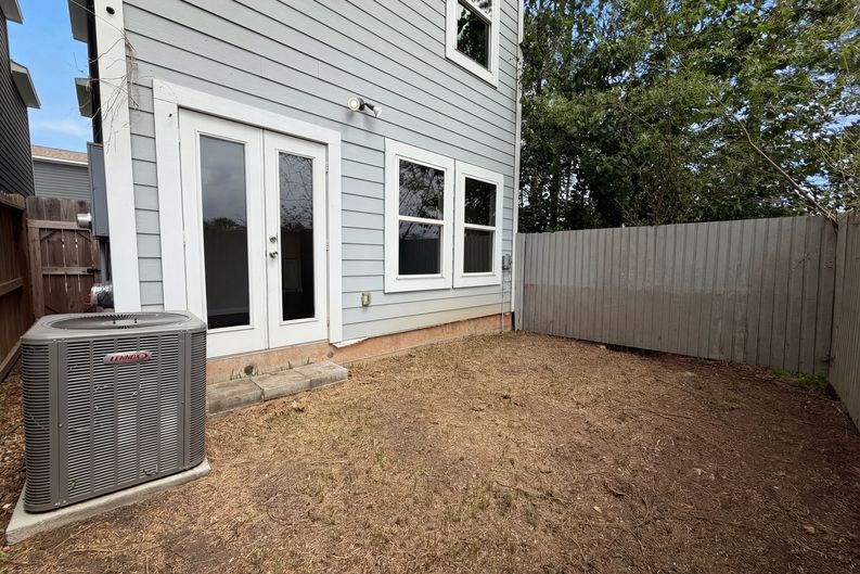 Photo 5 of 17 of 18803 Luminescent Ln, Spring, TX