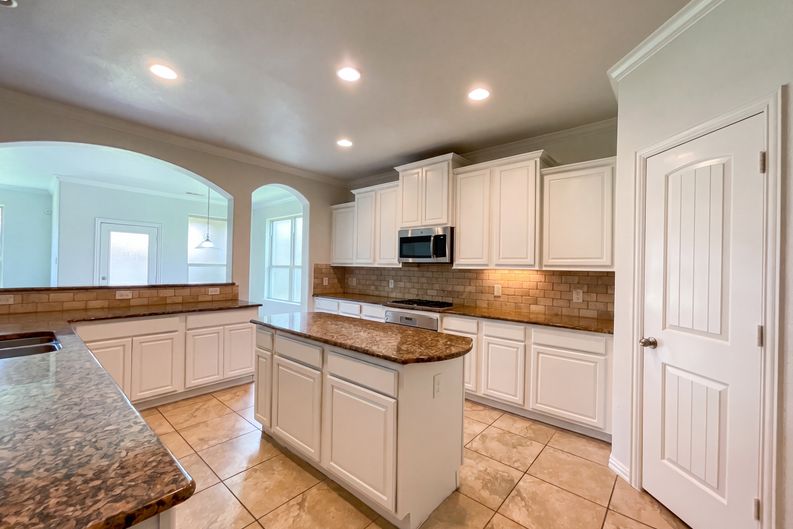 Photo 6 of 22 of 17118 Jetton Park Ln, Humble, TX