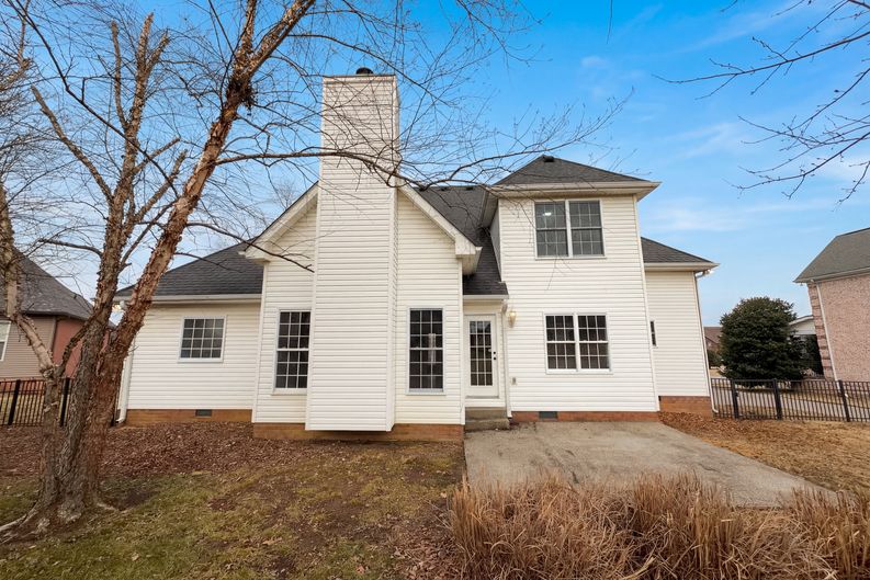 Photo 5 of 24 of 102 Riverbirch Ln, Hendersonville, TN