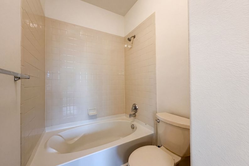 Photo 16 of 42 of 10184 Ferncrest St, Firestone, CO