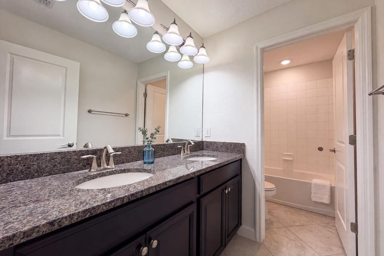 Photo 22 of 36 of 9709 Ivory Dr, Sun City Center, FL